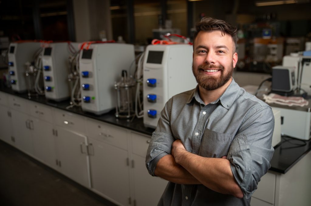 Portrait photo of Ray Quinones