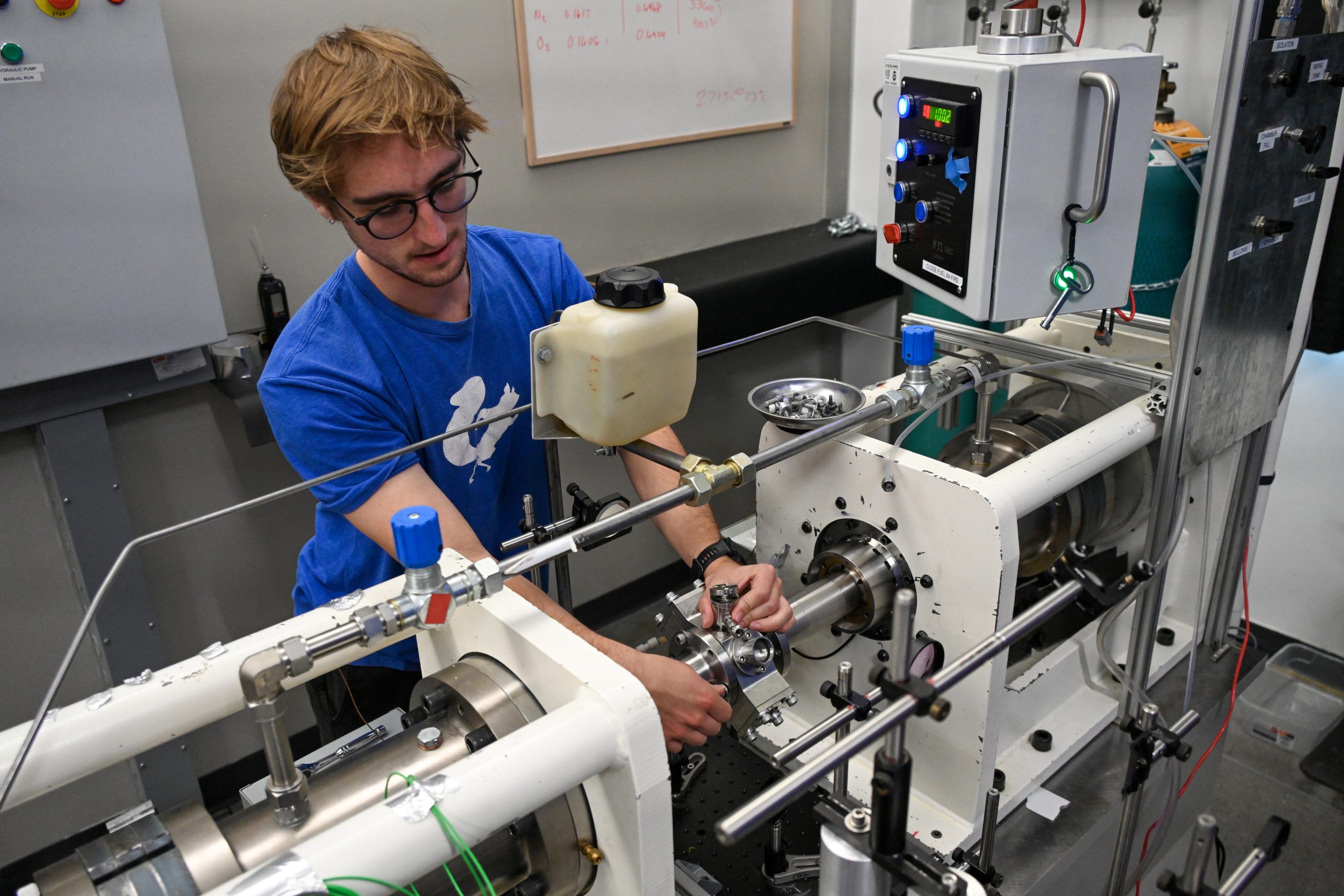 A student working in the Chemical energy conversion lab