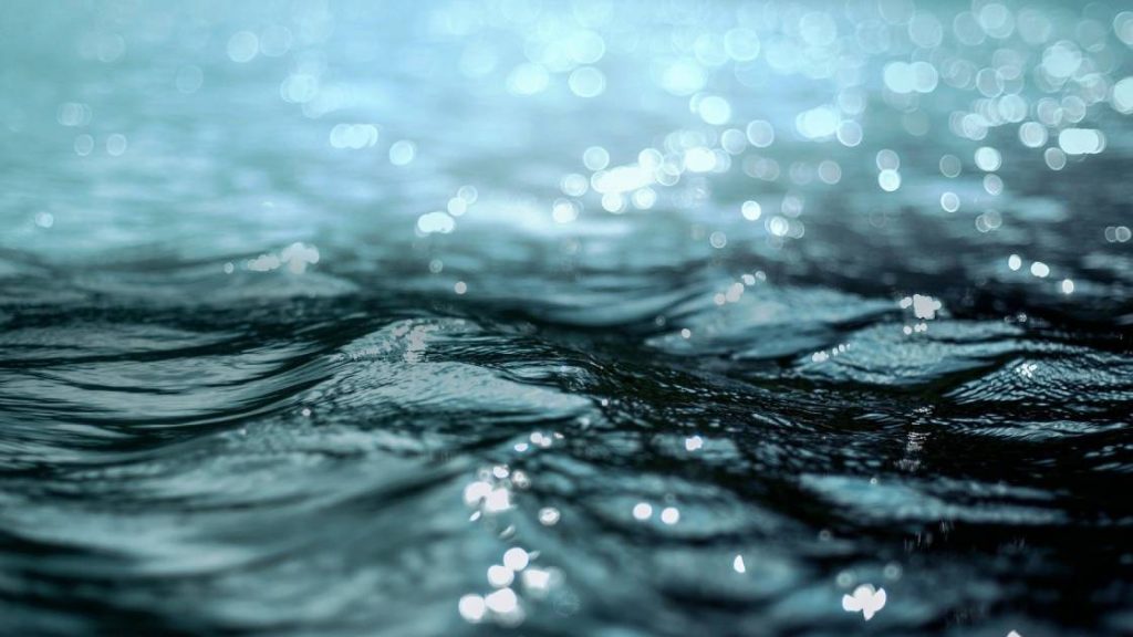 Photo of water, close-up of waves (Pixabay)